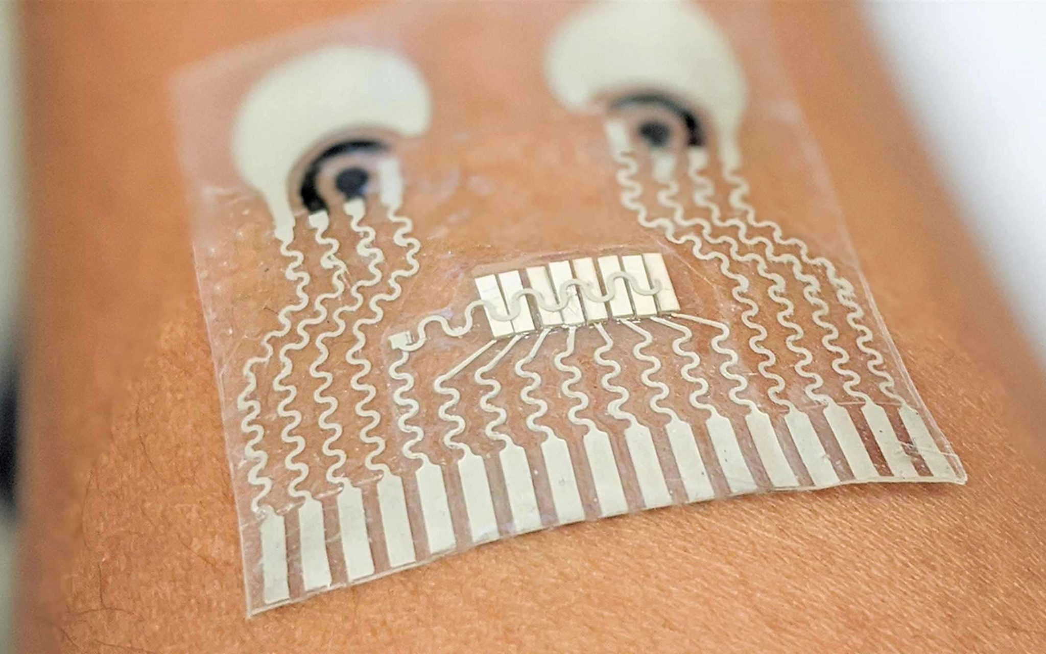 nuovo-sensore-all-in-one-un-cerotto-epidermico-monitora-la-salute